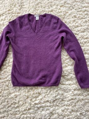 Tweeds Plum V-Neck 2 ply Cashmere Sweater